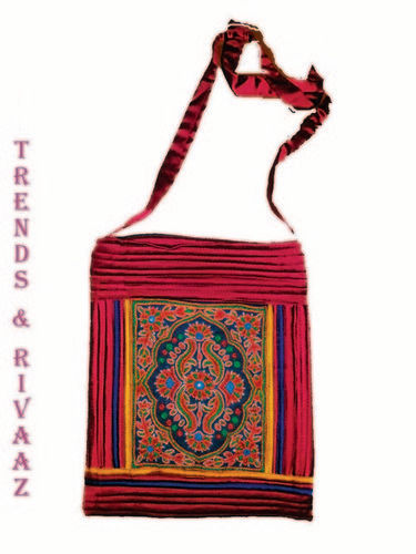 Embroidery Work Bags In Gandhinagar - Prices, Manufacturers & Suppliers