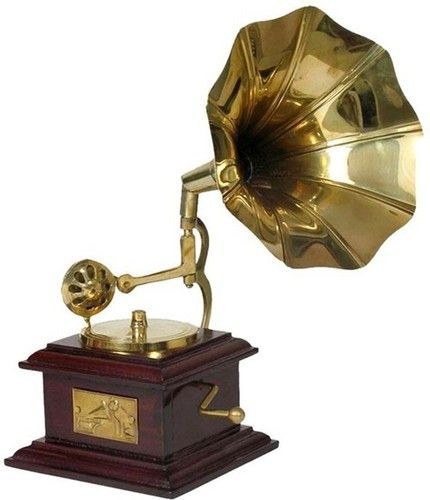 Handicraft Showpiece Brass Gramophone