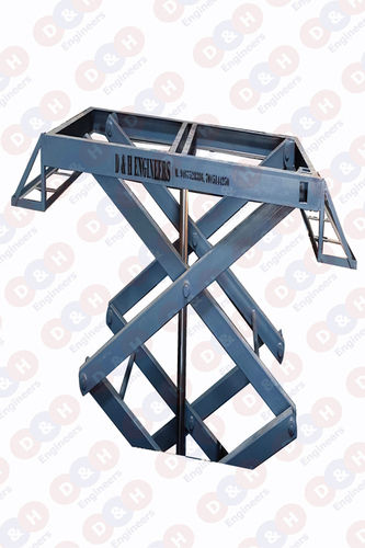 Hydraulic Scissor Lift Table With High Powered Motors And 6 Months Of Warranty Voltage: 440 Volt (V)