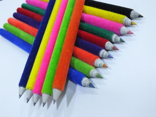  वेलवेट पेंसिल