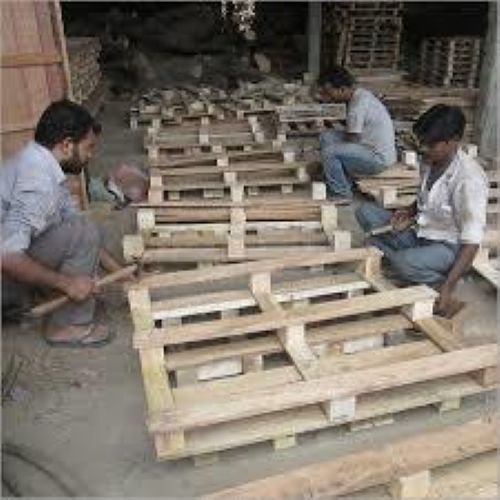 Durable Wooden Pallets - Premium Quality Wood, Rigorously Tested for Strength and Longevity