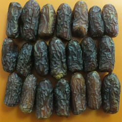 Piarom Dates Semi Dried With Moisture