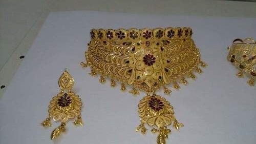 Traditional Gold Necklace Set