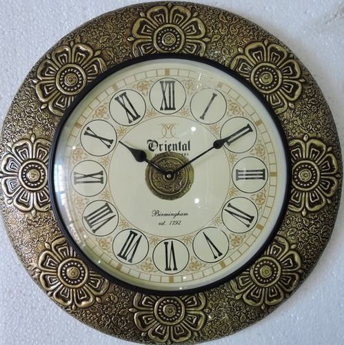 Decorative Design Brass Fitted Wooden Wall Clocks