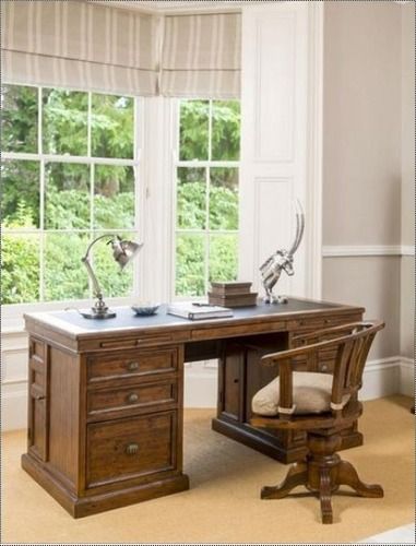 Brown Wooden Residential Table And Chair