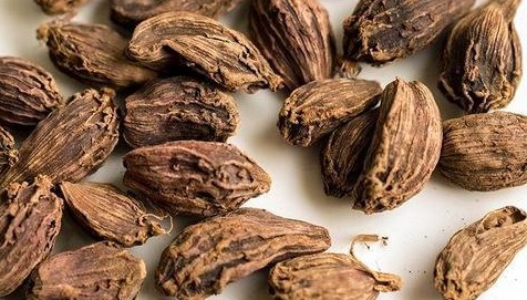 Dry Black Cardamom