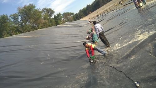 Co-extruded Hdpe And Ldpe Geomembrane