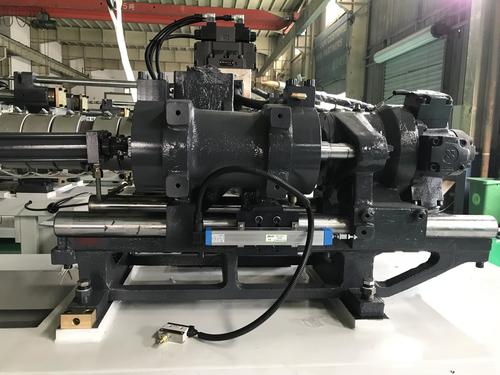 HC220 220 Ton 2200 KN Clamping Force General Purpose Plastic Injection Molding Machine