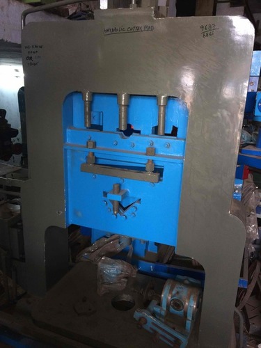 स्वचालित पंचिंग और शीयरिंग मशीन