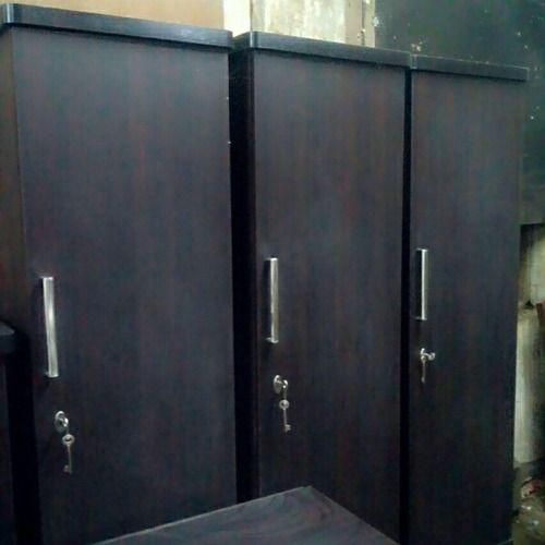 Brown Fine Quality Wooden Almirah