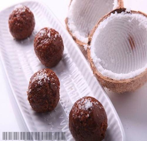 Kamarkattu (Coconut Jaggery Balls)