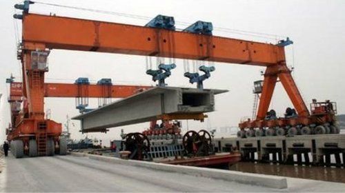 90 Ton Tyre Bridge Erection Straddle Carrier Crane For Moving And Lifting Girder Application: Material Yard