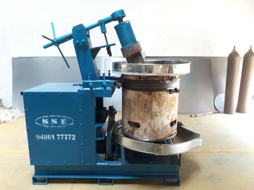 Semi Automatic Grade Wooden Ghani Machine