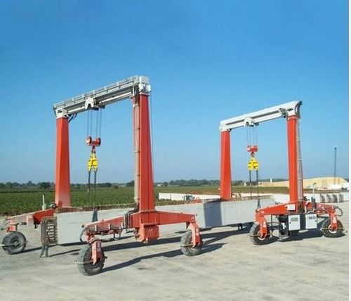 Steel Specialized Container Rubber Tyre 50 Ton Straddle Carrier Crane For Moving And Lifting Girder