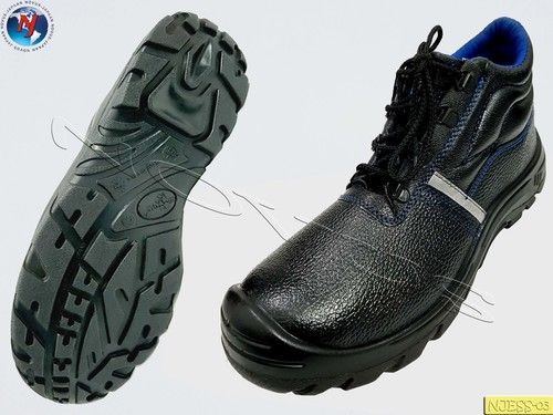 Black Novus Safety Boot Yard