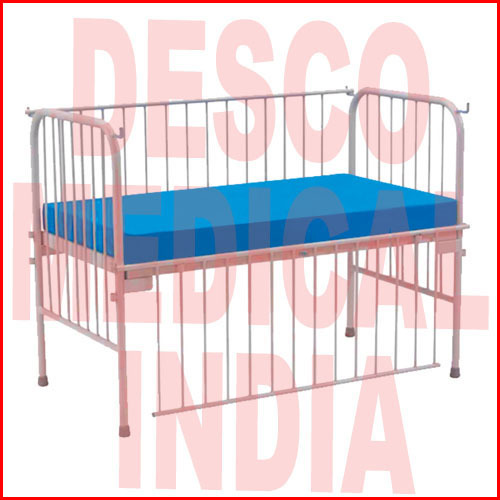 रोबस्ट पीडियाट्रिक बेड प्लेन आयाम (L*w*h): 137l X 76w X 60h Cms सेंटीमीटर (Cm)