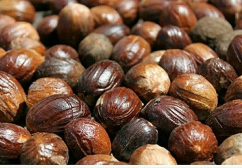 Reddish Brown 100% Unadulterated Whole Nutmeg