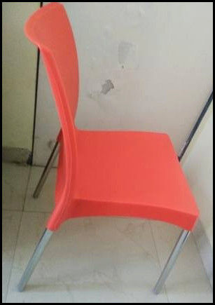 Sleek Design Sitting Chair