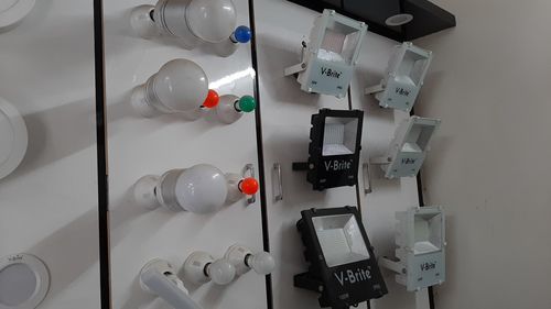 एलईडी लाइट्स और बल्ब