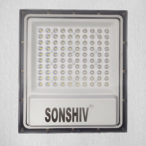 Flood Light With Long Functional Life And Low Consumption