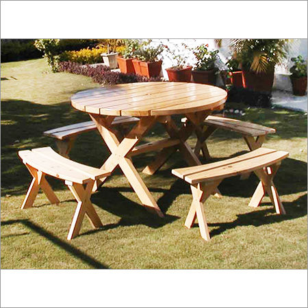 Round Wooden Garden Table Sets