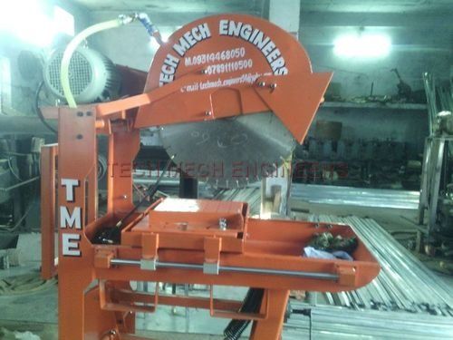 Bricks Cutting Machine