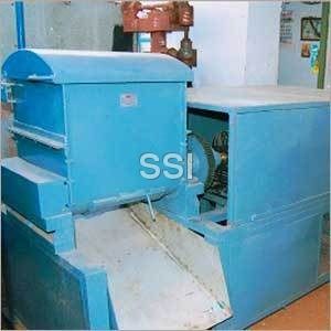 Detergent Cake Mixer Machine