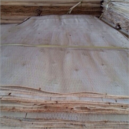 HOANG HUY EUCALYPTUS CORE VENEER By HOANG HUY  INVESTMENT & MINERALS JSC