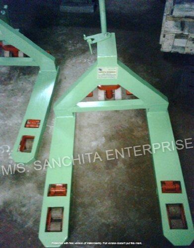 Hydraulic Pallet Trucks with High Load Bearing Strength