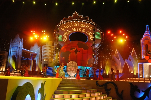 Stage Decor Fabrication By Cachet Events & Design Solutions Pvt. Ltd.