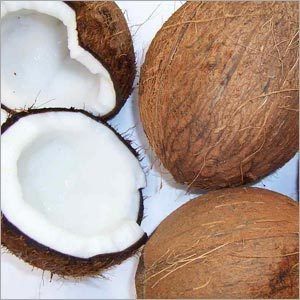 सूखा नारियल 