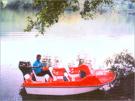 6 Feeter Motor boat