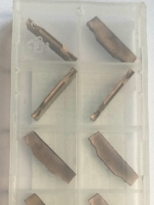 कटिंग टूल्स ग्रूविंग इंसर्ट (Tdj)