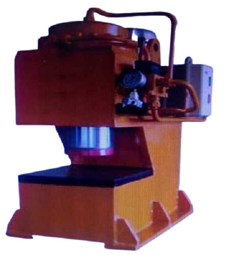  अर्ध स्वचालित सी फ्रेम हाइड्रोलिक प्रेस मशीन 