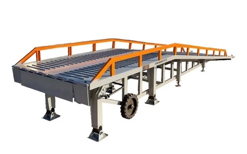 Industrial Hydraulic Dock Ramp - Size: Vary