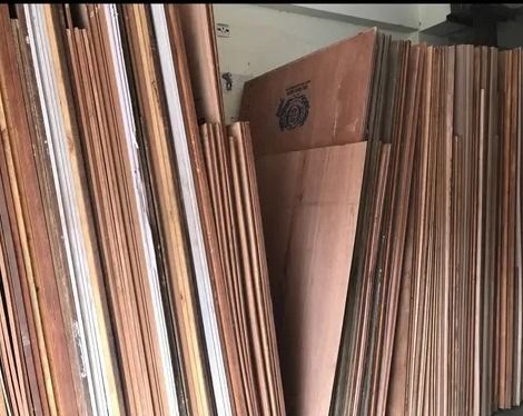 Timber Plywood For Furniture Purpose Core Material: Harwood