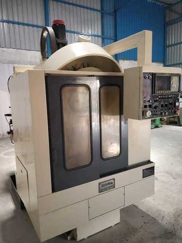 White Used Vertical Machining Center