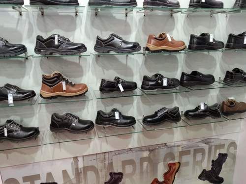 Near Safety Shoes Shop Switzerland, SAVE 39% 