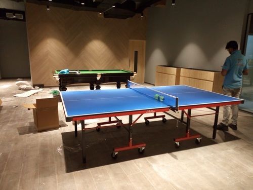 Tournament Table Tennis Table ( Size 9'X5') With 2 Racket And 6 Balls Diameter: 2740X1525X760Mm