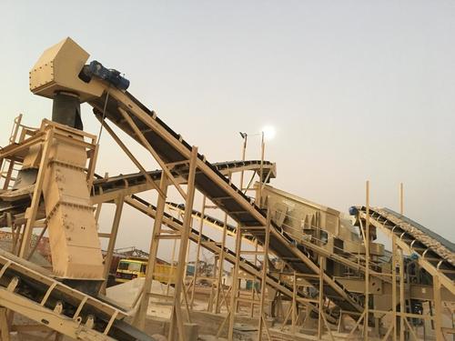 Belt Conveyor (Crushing & Screening) Load Capacity: 250-1600 Long Ton