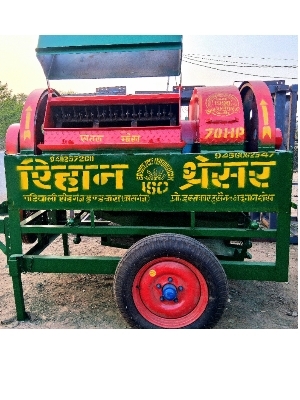 Heavy Duty Agriculture Wheat Thresher Capacity: 1100 - 1200 Kg/Hr