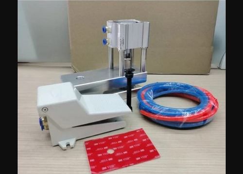 Semi Automatic Face Mask Respirator Valve Hole Punching Machine