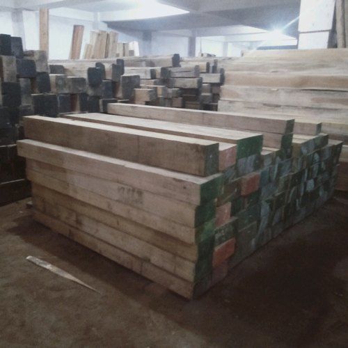 Brown Teak Wood Logs Size: 10-20 Feet