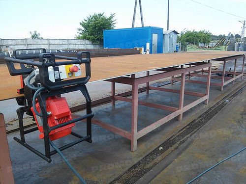 Red Abm-14 Plate And Pipe Bevelling Machine With Cutting Thickness Of 5Mm To 40Mm