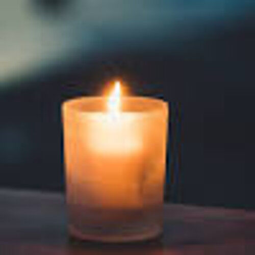 Beautiful Glowing Light Candles Use: Home Decoration