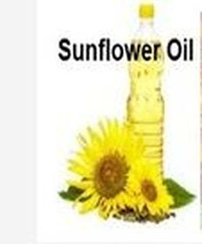 Light Yellow Edible Sunflower Oil In Bottle