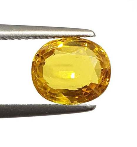 Natural 3.30 Ct Certified Premium Quality Yellow Sapphire Clean Transparent