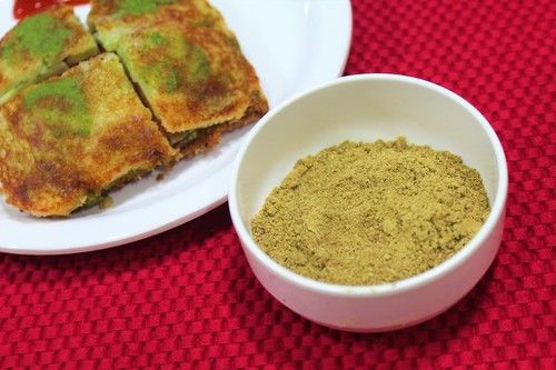 Powder Light Greenish, Spicy And Tangy, Pure And Natural, Sandwich Masala With 9 Months Of Shelf Life