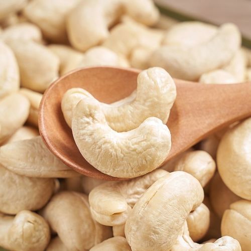 Premium Grade AA Cashew Nut Kernel with 12 Months of Shelf Life