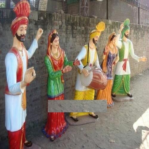 मल्टीकलर रियलिस्टिक टाइप फाइबर मेड फोक आर्टिस्टिक वे कलरफुल पंजाबी पुरुष महिला स्टैच्यू सेट